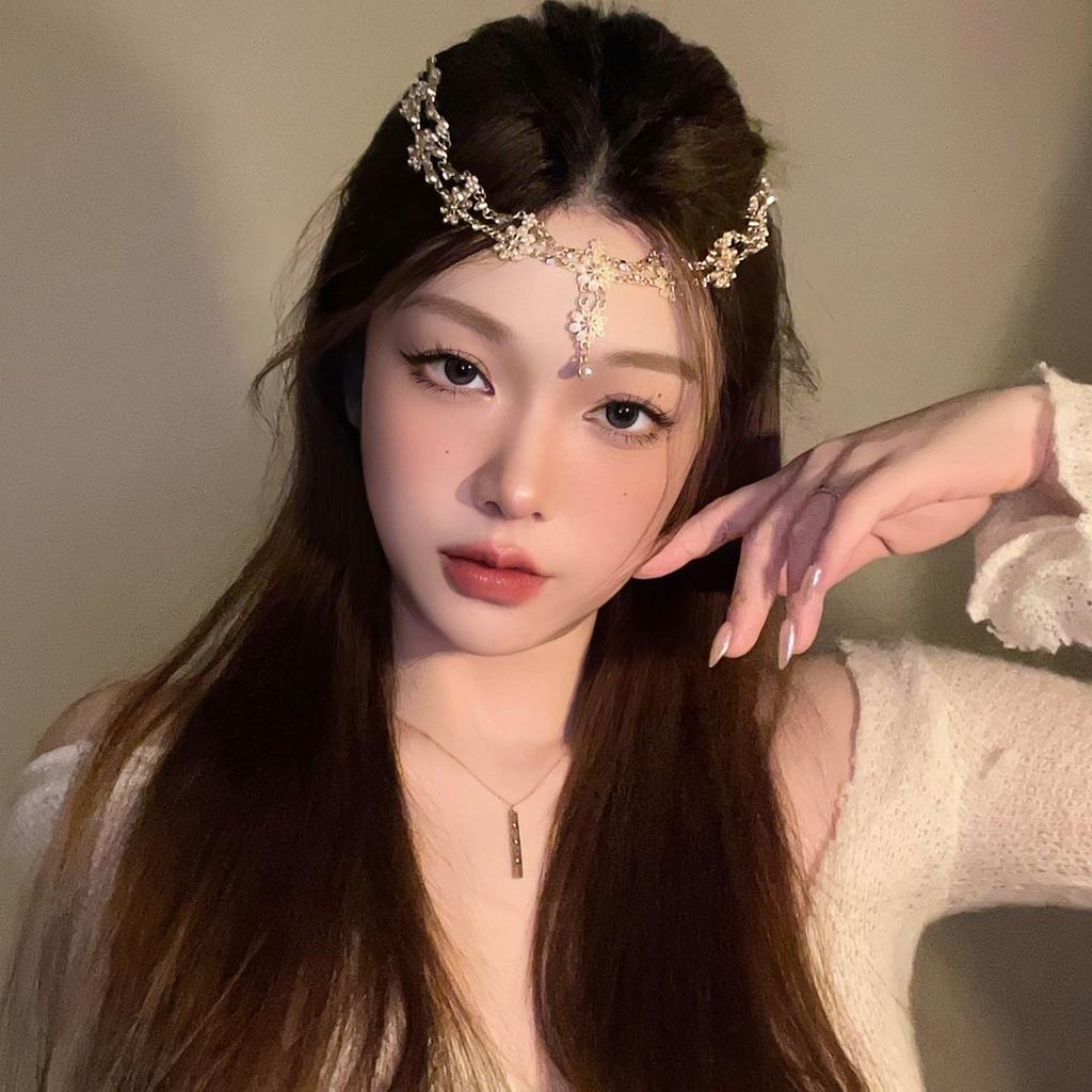 Rhinestone Zircon Forehead, Eyebrow Pendant, Head Chain, Hair Accessories, Headband Mori Fairy Beauty High-End Accessories, Bridal Wedding Headgear.