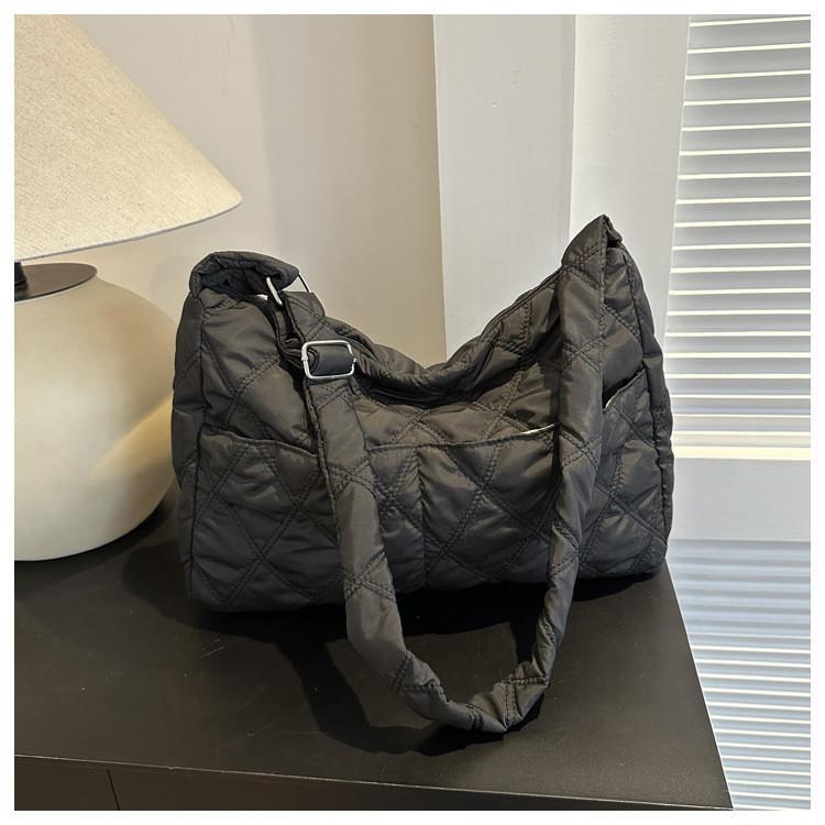 Stylish Fall Winter Pu Tote Bag With Quilted Stitching In Classic Colors чёрный