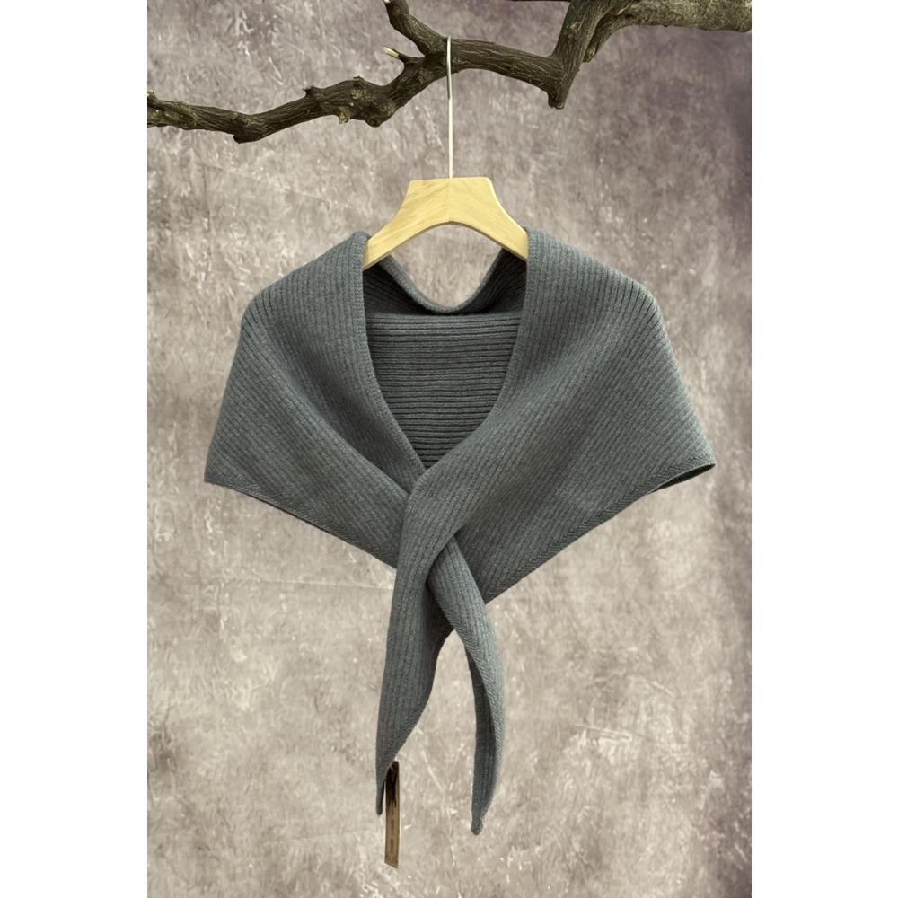 High-end Fashion Autumn and Winter Triangle Scarf Korean Version Knitted Scarf Shawl Women's Outdoor Warm Triangle Scarf Small Vest