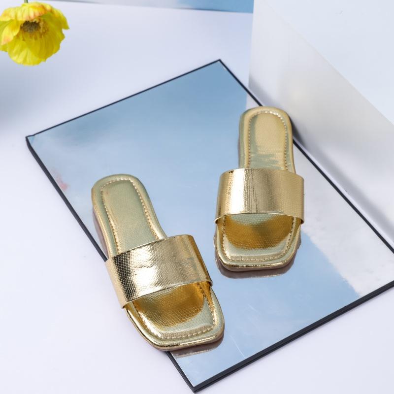 

A Girl Wearing Plain-soled Shoes with A New Style Square-toe Flip-flop on Top of Her Outerwear. 26 золотой