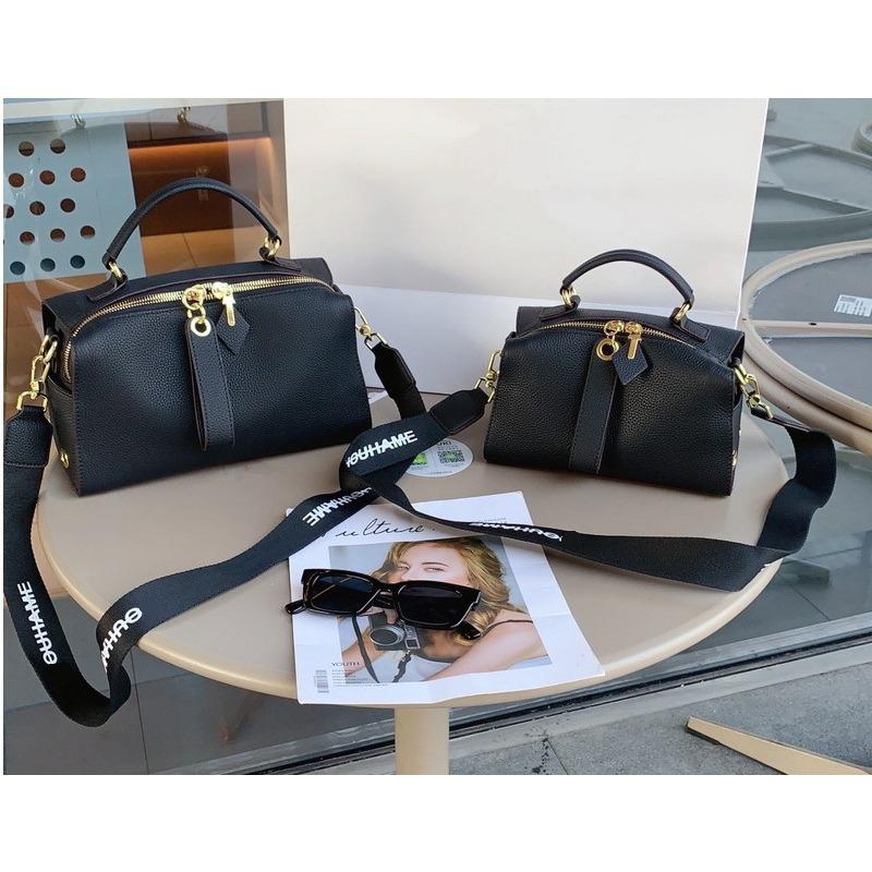 2026 New Leather Women's Bag Square Foreign Style Pillow Bag Versatile Fashion Temperament Portable Shoulder Bag Cross-border Wholesale