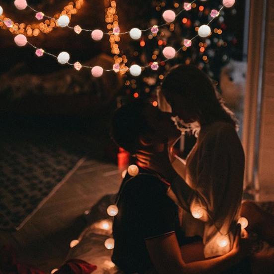 Yousheng LED Pom Poms String Lights Battery Operated Fairy Light with 20 Faux Crystal Petals LEDs for Valentine's Day Wedding Party Christmas Bedroom
