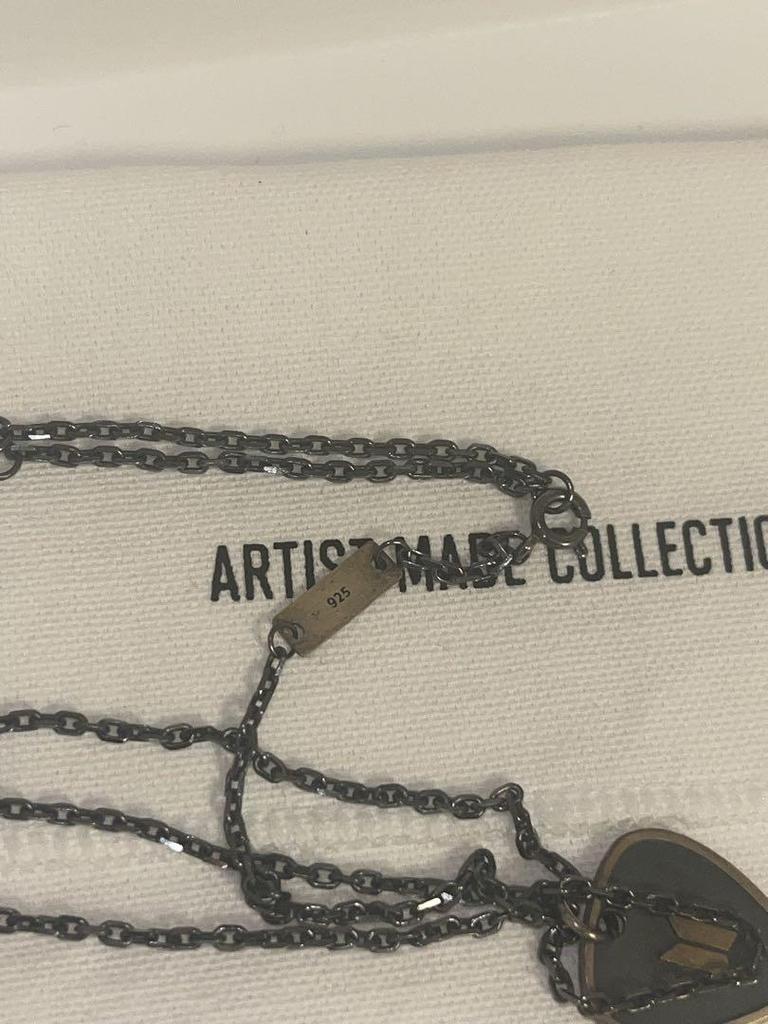 [USED] BTS Yoongi Artist-Made Guitar Pick Necklace Black