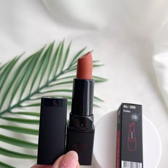 

Alex Horse Matte lip AL-300 #19