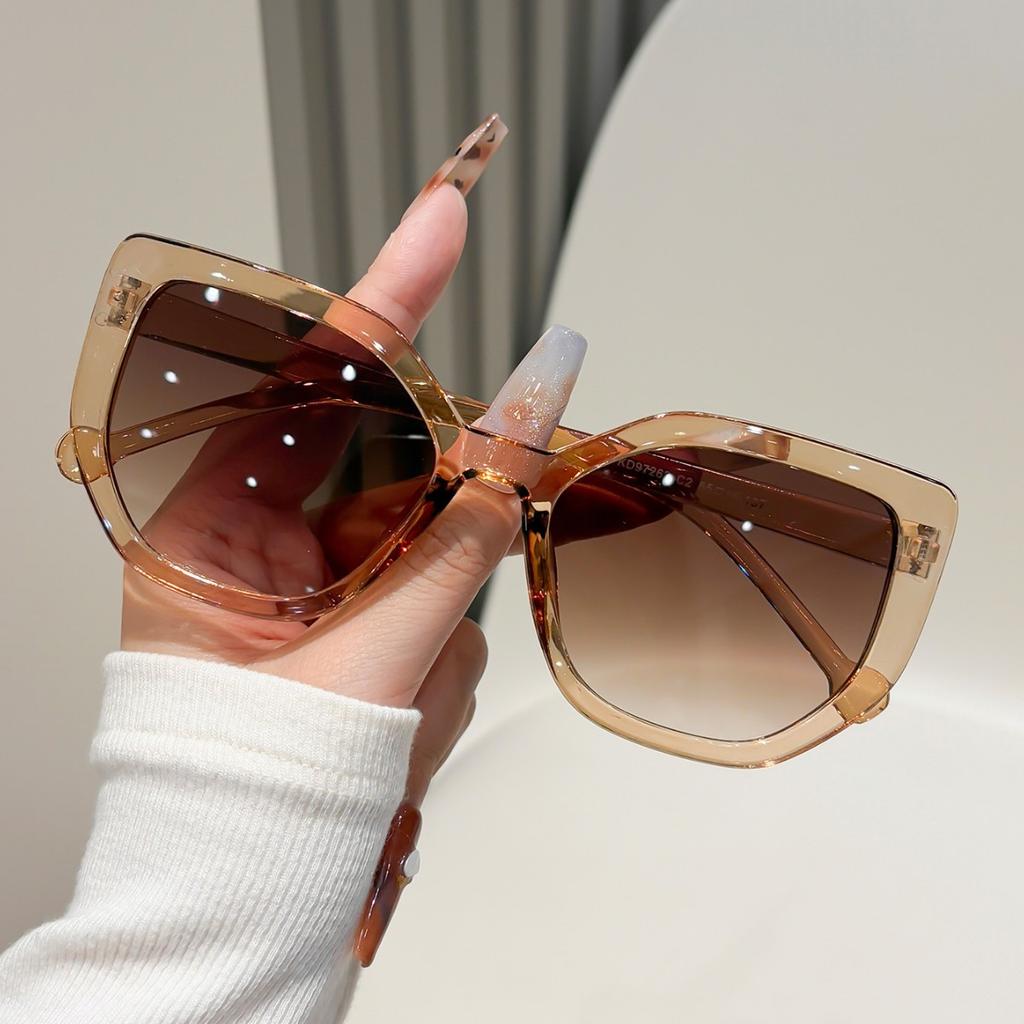 Square large frame sunglasses sunscreen plain face thin European and American fashion popular Internet celebrity high sense versatile sunglasses