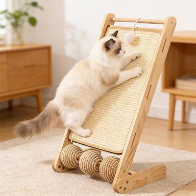 Schräger Katzenkratzer Sisal Katzenkratzrampe Geneigtes Katzenkratzbrett mit Spielbällen für Hauskatzen Kätzchen Heimmöbelschutz