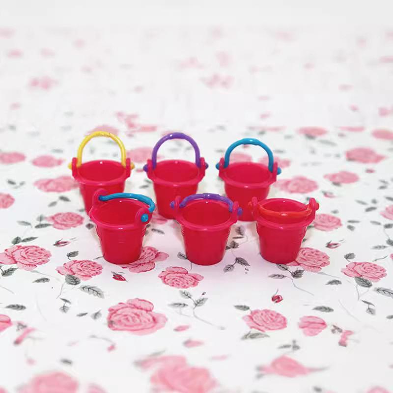 Puppenhaus Mini Eimer Puppenhaus Dekoration Mini Eimer mit Wohnaccessoires dekoriert