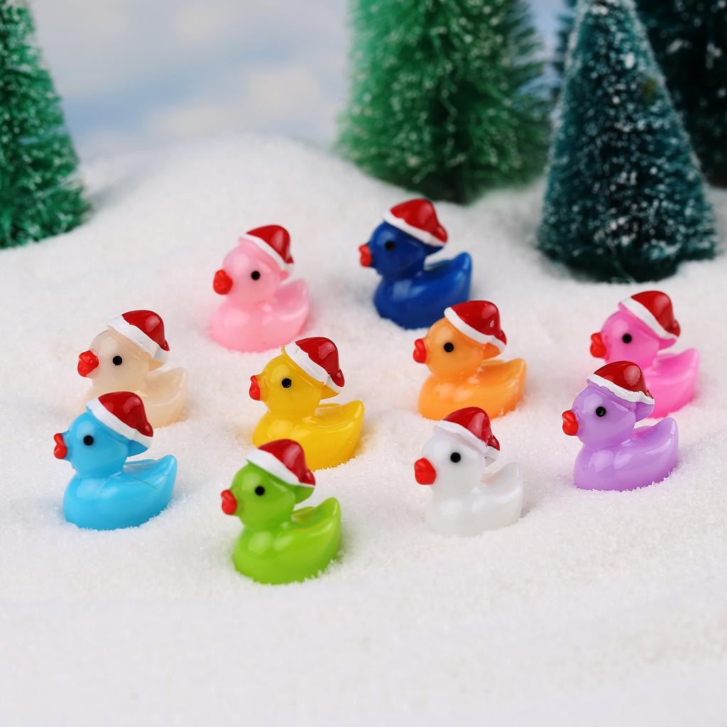 100/50Pc Mini Christmas Resin Ducks Tiny Miniature Ducks With Xmas Hat Figures For Craft Home Prank Game Dollhouse Party Decor