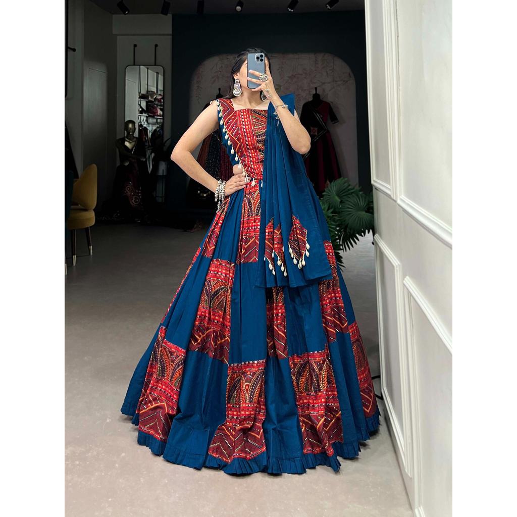 Add this phenomenal spirit of our navratri lehenga with printed design in your garba collection