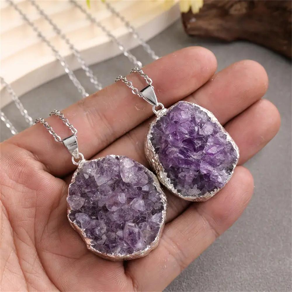 Přírodní ametystový náhrdelník se stříbrně pokovenými okraji pro boho styl Šperk Dárek
