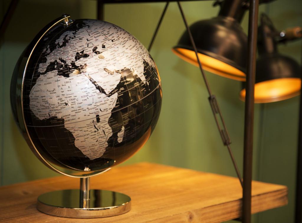 Globe Black Cm Ø 25X34