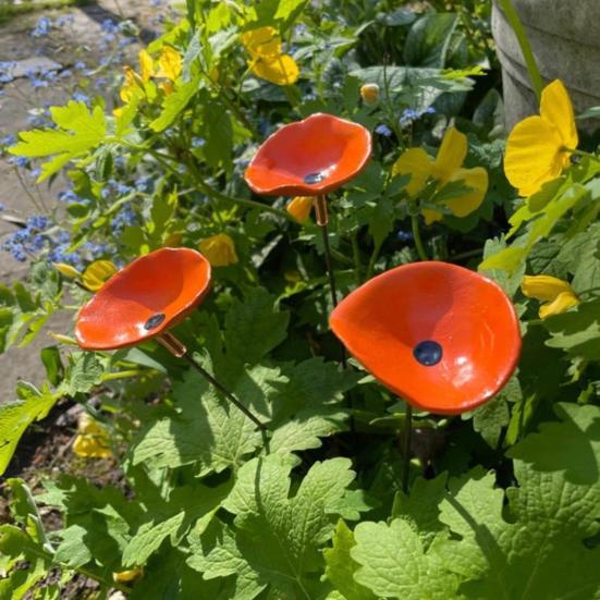 

3 Pcs Bee Drinking Cup Butterfly Water Feeder with Glass Beads Bee Water Station with Stake for Garden Pollinators Yard Decor 3pcs жовтий