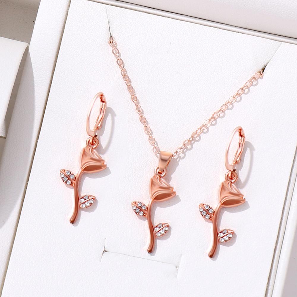3 Piece Women Versatile Diamond Studded Flower Necklace Earring Set Fashionable And Personalized Temperament Accessory