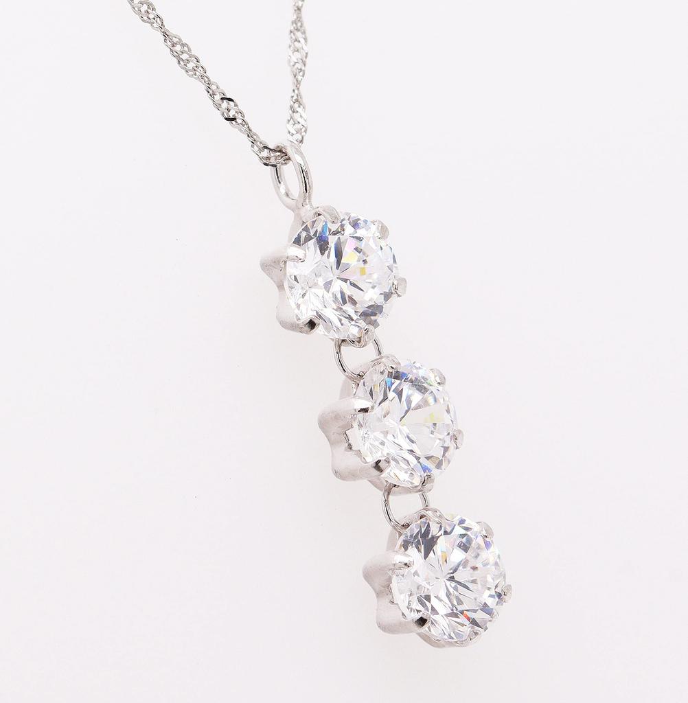 Pure Platinum Carat Pendant Necklace with Platinum 850 Chain [KASHIMA] 1.5 3-Stone [April Birthstone]