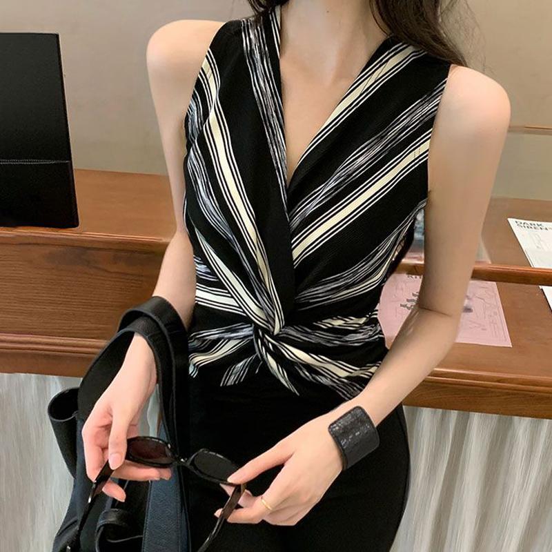 French Retro V-Neck Striped Vest Pleats Irregular Sleeveless Slim Knitted Top For Women