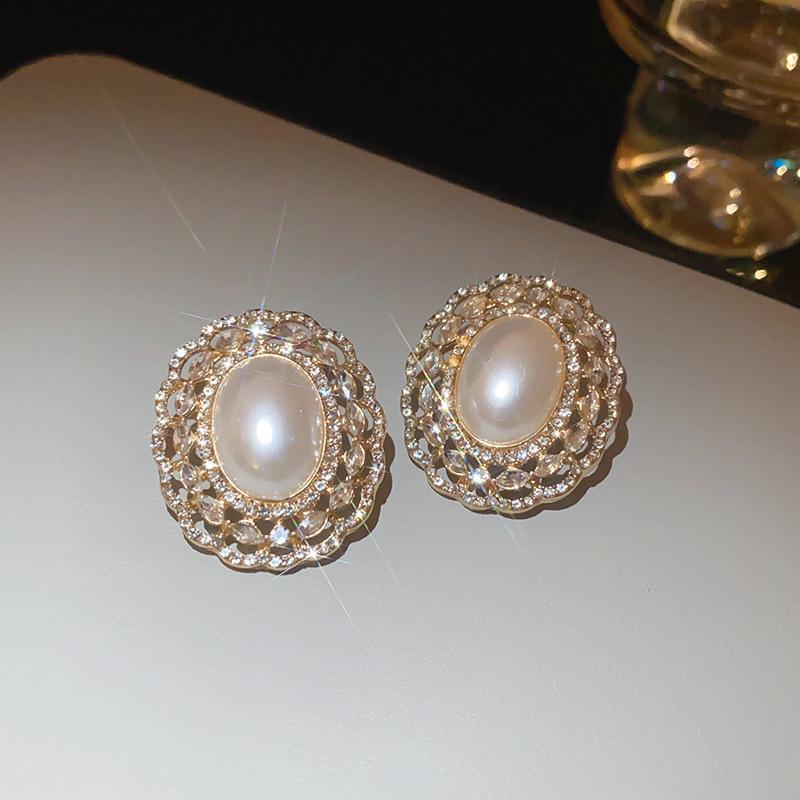 French Vintage Zircon Pearl Earrings - Elegant Retro Studs