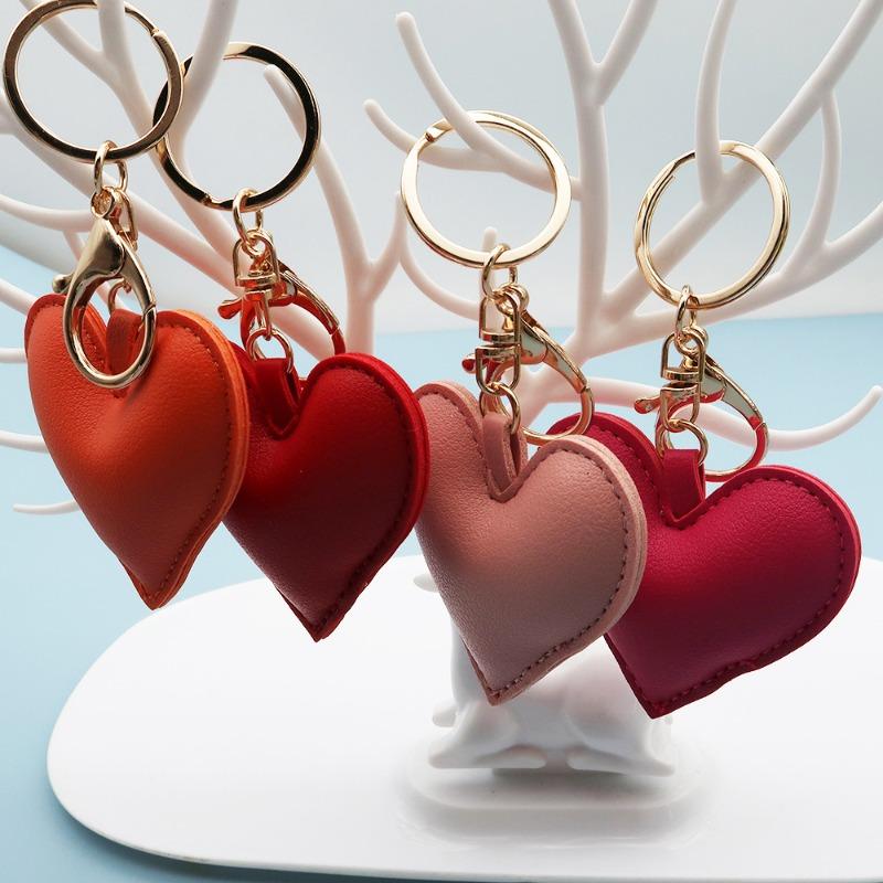 Custom Leather 3D Peach Heart Keychain Bag Pendant Love Hand Rope Personalized Couple Backpack Pendant Gift