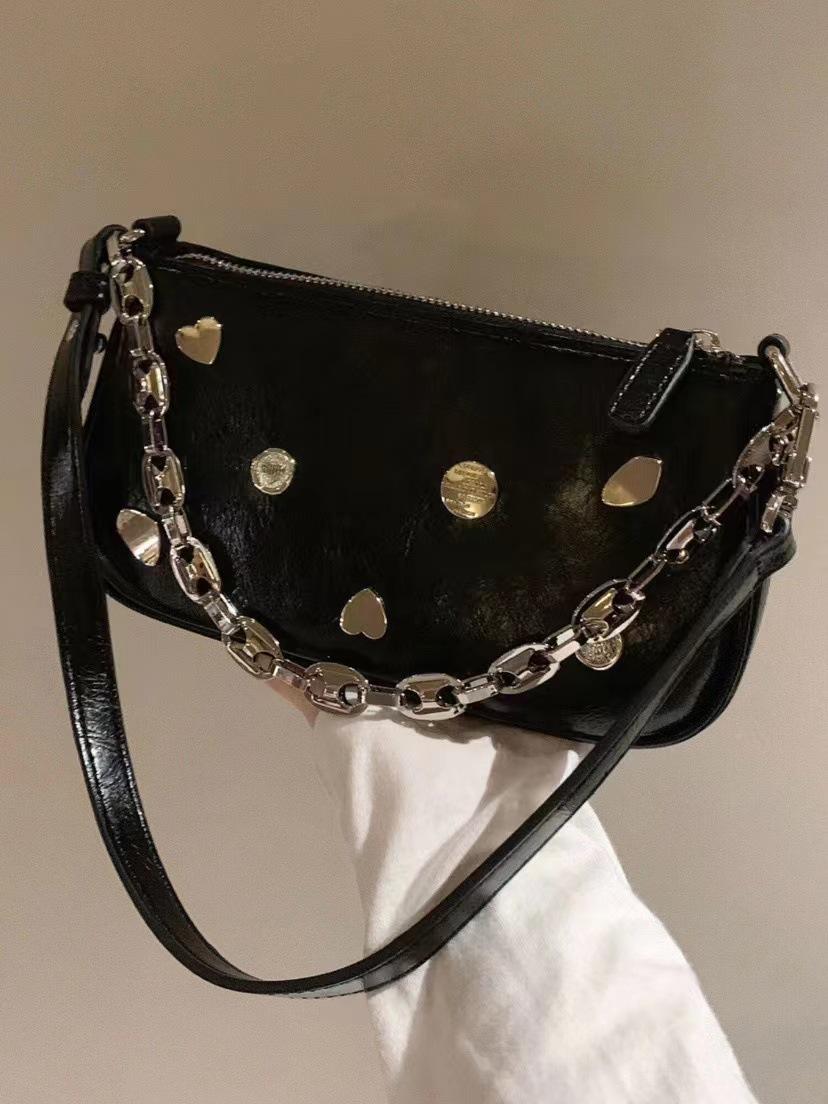 

Design texture small bag women s summer 2024 niche chain messenger bag single shoulder underarm small square bag чорний