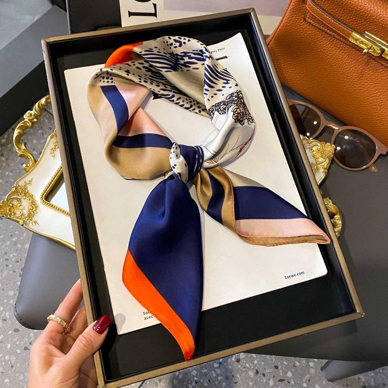 Zhang Ruonan silk scarf women's spring and summer new fashion retro accessories scarf neck high-end small square scarf