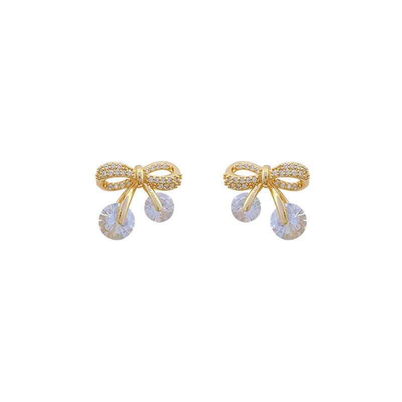 Orecchini a Bottone in Argento 925 con Zircone e Perla a Fiocco - Design Coreano Retro di Alta Gamma