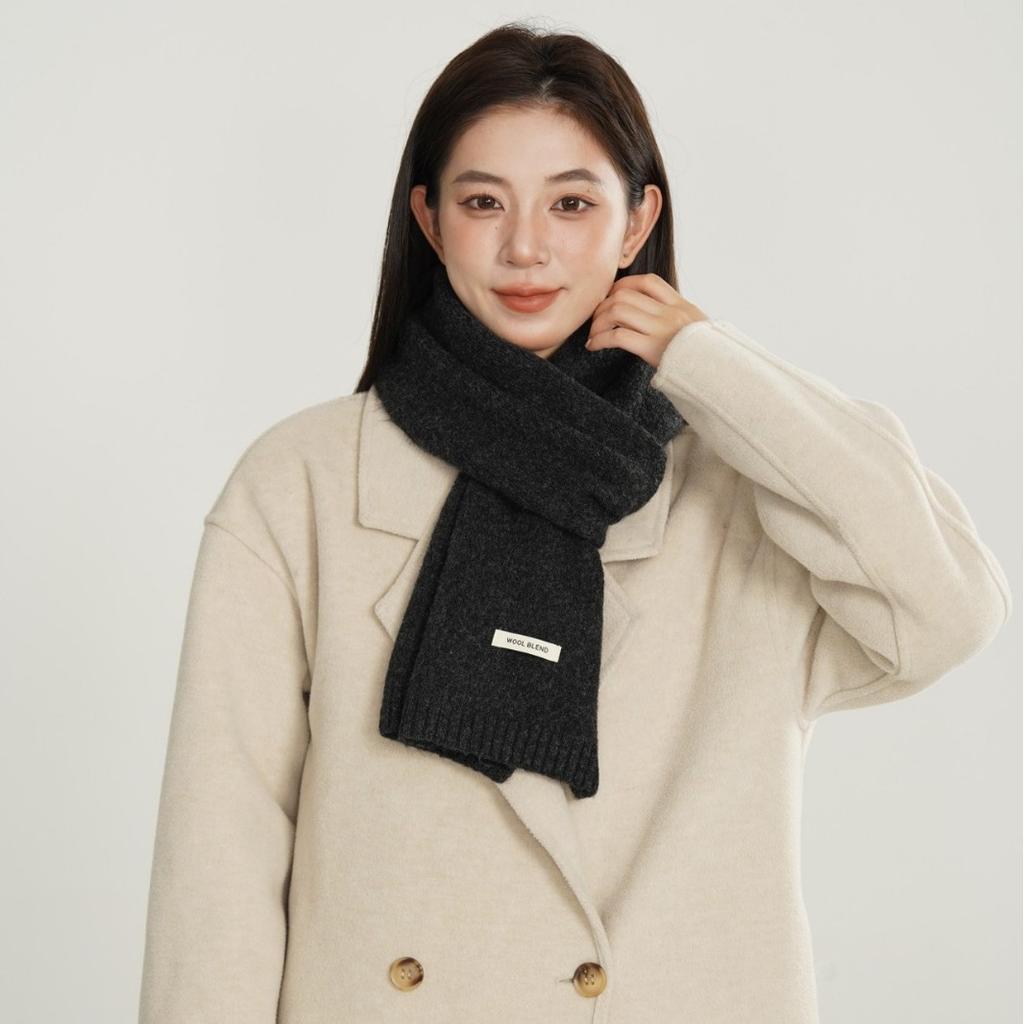 Minimalist Style Solid Color Knitted Scarf with Wool for Girls Winter Warm and Versatile Outdoor Soft Scarf.