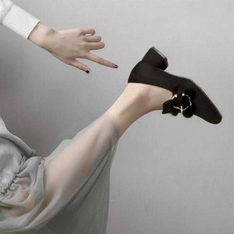 

Mao Mao shoes women s 2024 new winter Korean version versatile medium heel thick heel Muller single shoes rabbit hair shoes women s autumn and winter 40
