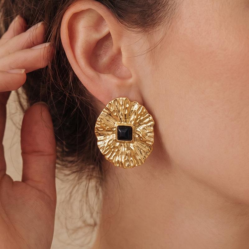 European and American Retro Texture Pattern Flower Earrings Light Luxury Stainless Steel Water Drop-shaped Zircon Stud Earrings Fashion Opal Accessori