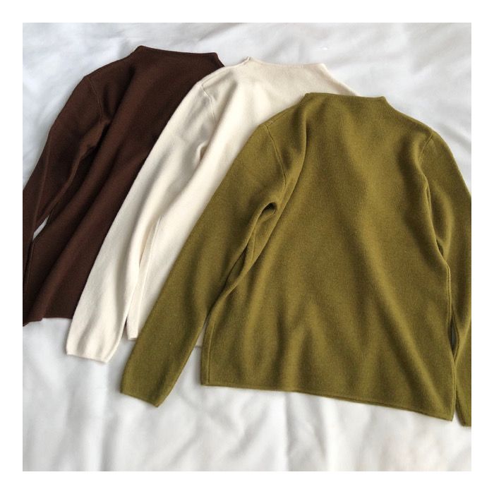 A Semi-high-neck Sweater Paired with A Base Layer and An Early Spring and Autumn Knitted Sweater Top