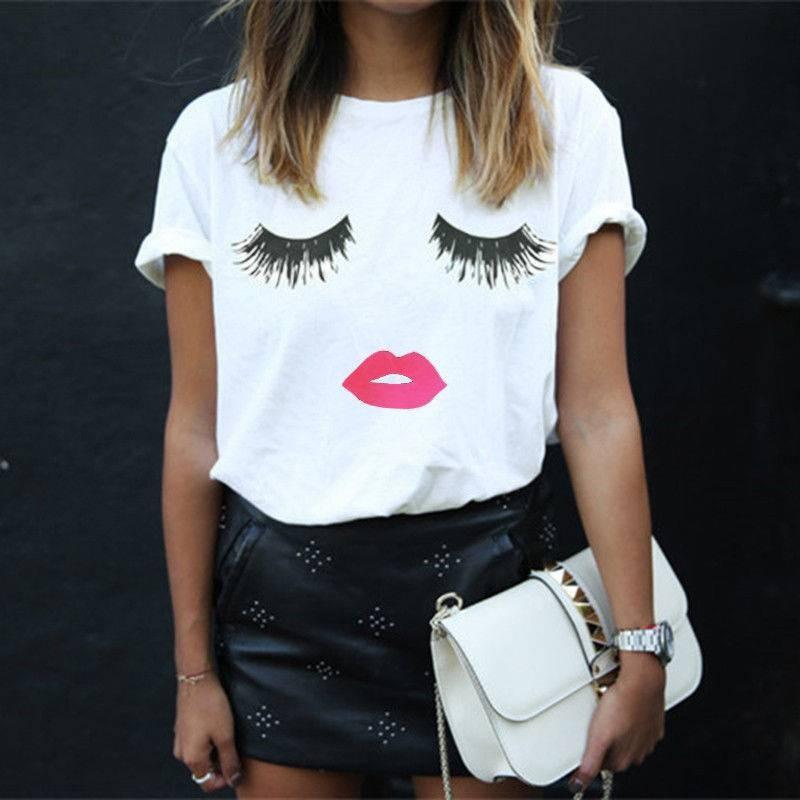 Trendy Women's Short Sleeve Graphic T-shirt With Black And White Print For Stylish Streetwear