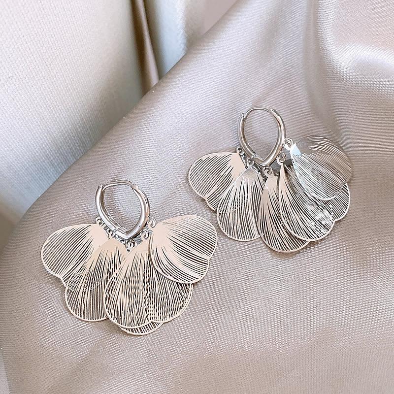 French cold wind heart-shaped hollow petal fringed earrings ear buckle personalized earrings