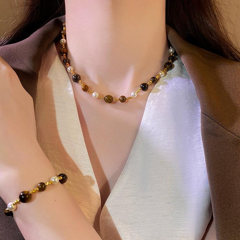 Elegant French Tiger's Eye Pearl Necklace for Women - High-End Fashion Commuting Jewelry Accessory