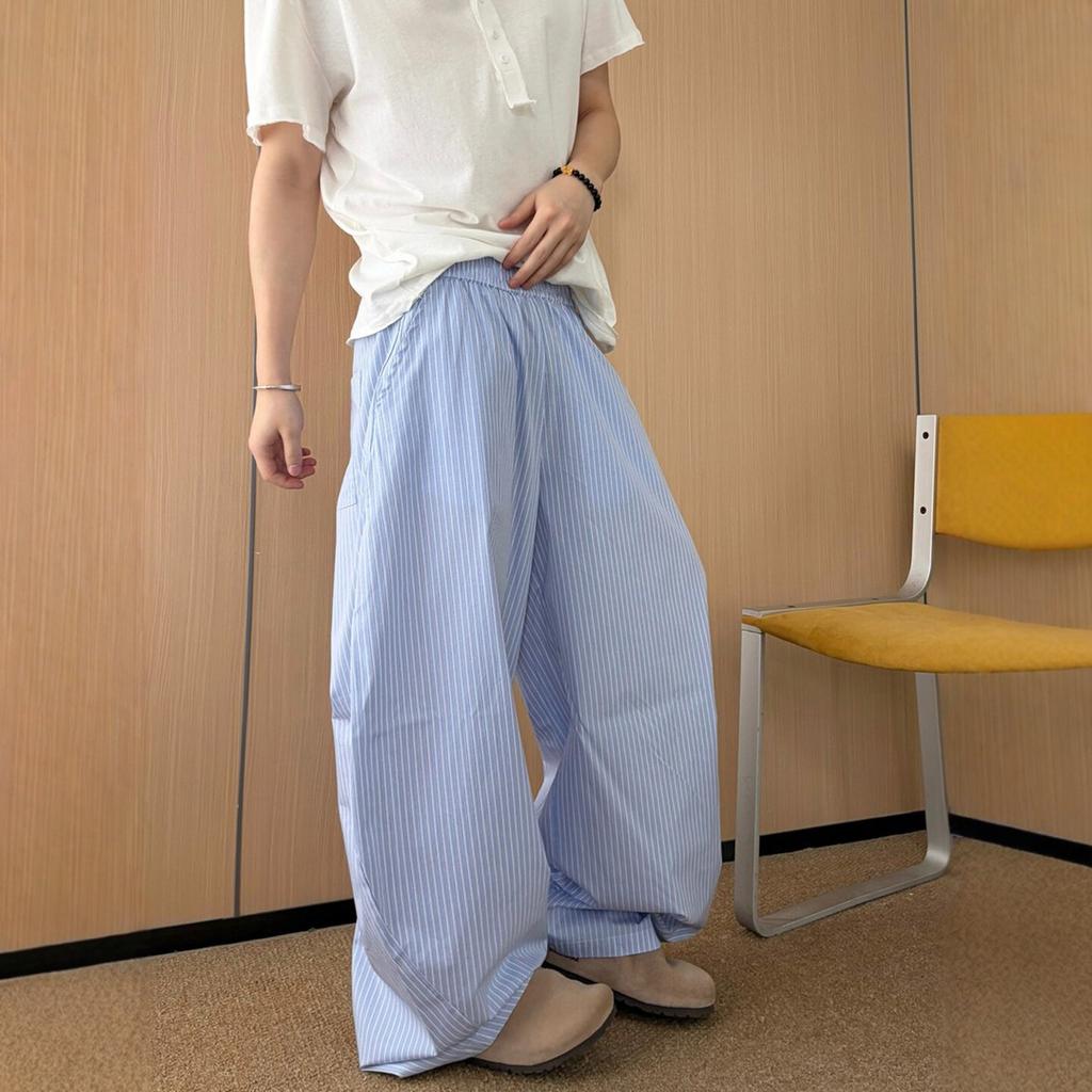 Blau gestreiftes Kind fühlt sich nach altem Geld an fauler Sommer Säbelhose Koreanische Eis seide Hose locker Herren Weite Beine locker Freizeit