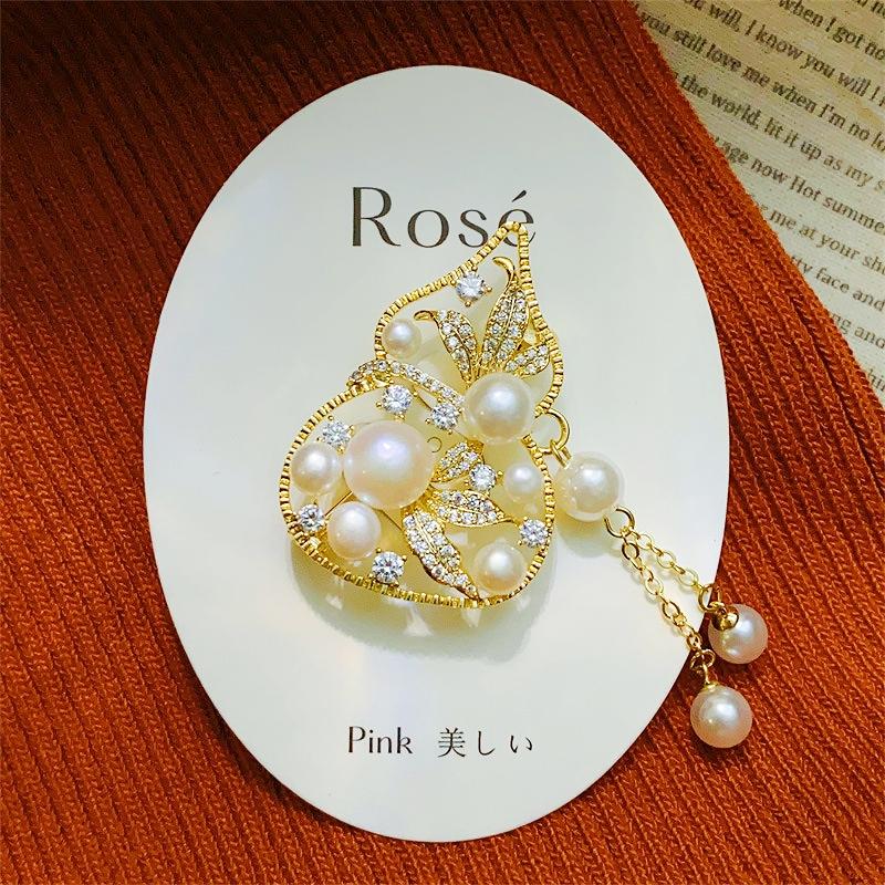High Quality Gold-plated Brass Zirconia Inlay French-style Retro Geometric Freshwater Pearl Tassel Brooch Elegant Versatile Gift 18K Gold Plated золотой