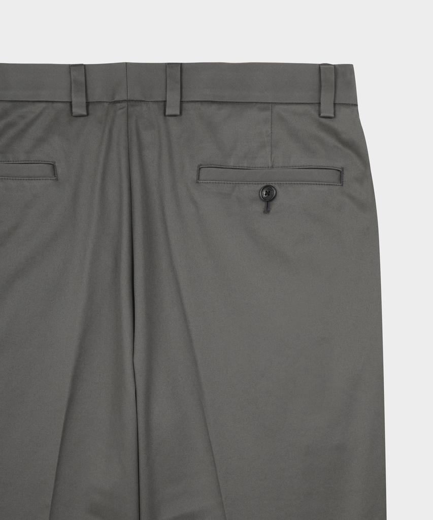 BROOKS BROTHERS Regular Fit Lightweight Advantage Chino (Magnet) (Bbpcmmz502)