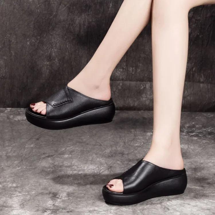 Fashion Hot Selling True Soft Leather Thick Sole Soft Sole Mom Slippers Women's Summer Outerwear 2025 New Fashion Slope Heel Sandals