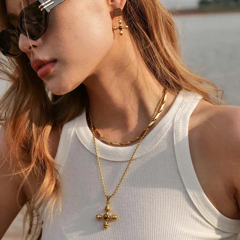 Vintage Gold Color Cross Pendant Necklaces for Women Fashion Metal Natural Stone Clavicle Chain Necklaces Zircon Accessories