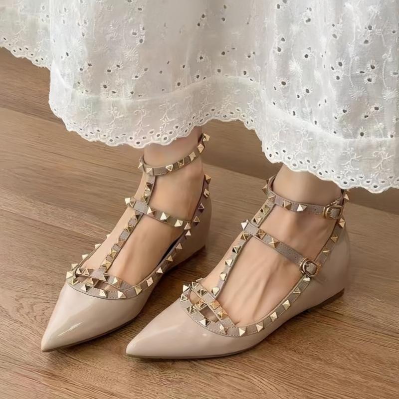 Fashion Lady's Rivets Flat Shoes 2025 New Fashion Style Pionted Toe Buckle T-Strap Shoes Height Increased Women Shoes Elegant Flats