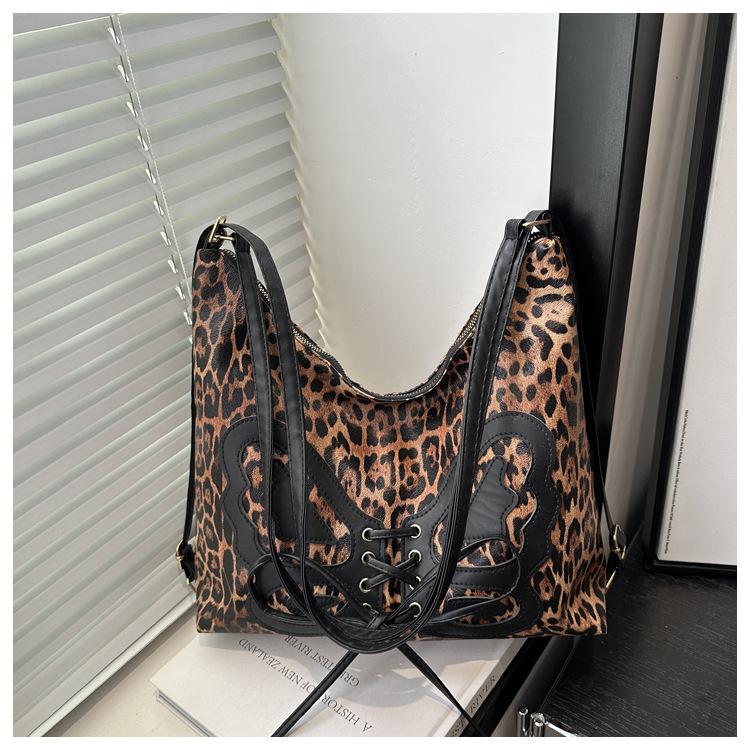 

Сумка Женская 2025 Новая Весенняя Рюкзак Ретро Клетчатая Сумка Через Плечо Универсальная Большая Вместимость Подмышечная Сумка-Тоут темно-коричневого