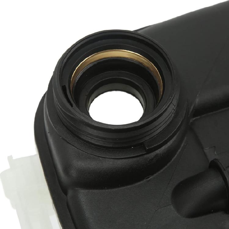 Radiator Overflow Tank Coolant Radiator Reservoir Tank 2465000049 for W246 W176