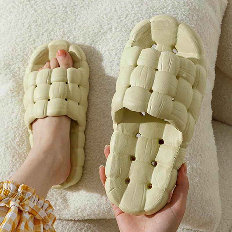 Universal and Versatile Slippers for Both Home and Bathroom Use, Non Slip Soft Soled Slippers for Showering, Suitable for Both Men and Women