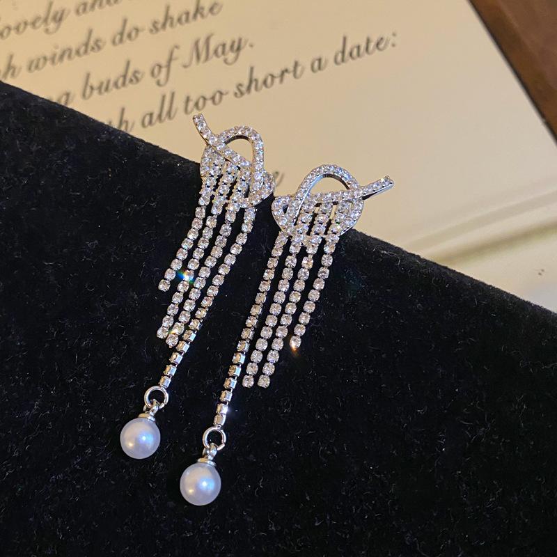 Zircon Irregular Round Pearl Earrings Light Luxury Premium Stud Earrings French Exquisite Versatile Earrings