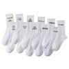 Neue Damen Buchstaben Jacquard Serie Weiße Baumwollsocken Street Sports Hip Hop Mode Herren Unisex Socken Dropship