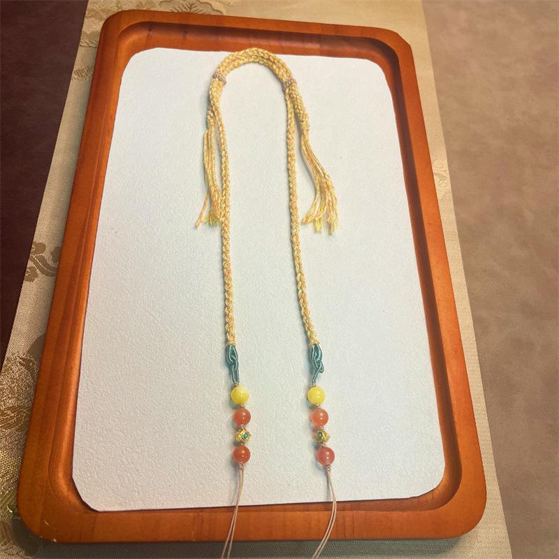 Handcrafted Retro Cotton Nanhong Amber Pendant Necklace