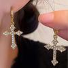 Gotische Diamant-Kreuz-Ohrringe: Niche Punk Strass Ohrschnallen für Damen