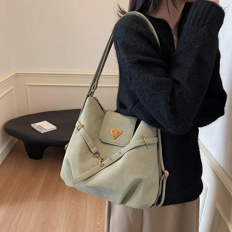 Retro underarm bag women's 2025 new backpack, high-end commuting large-capacity tote bag