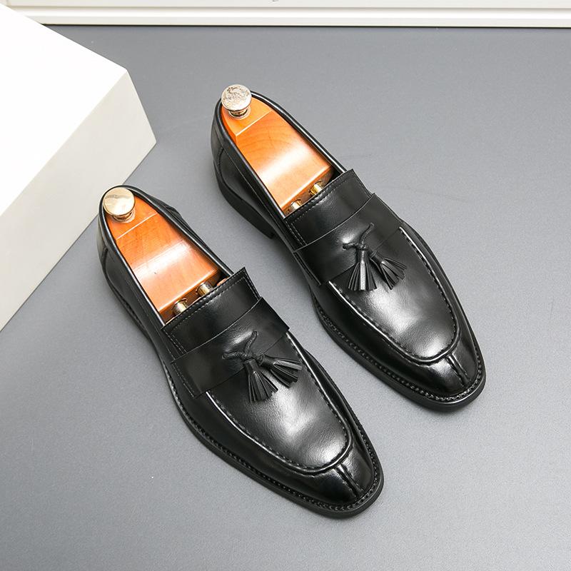 British Style Men'S Pointed Leather Shoes Retro Large Size Fringed Loafers Men'S Lazy Shoes
