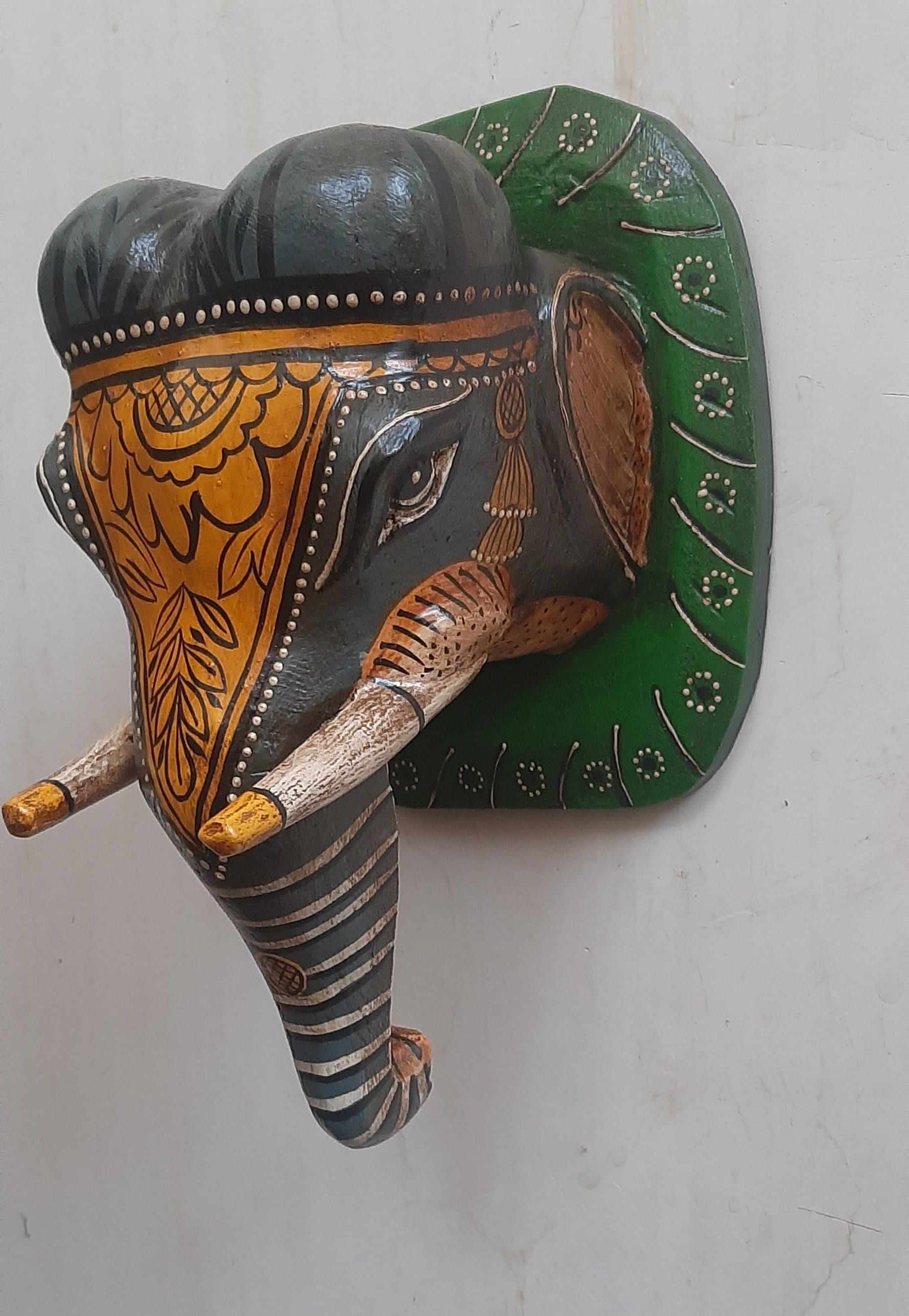 

Hand Carved Wooden Elephant Head: Multicolor Wall Decor 16” X 8” X 24” (l x w x h) разноцветный