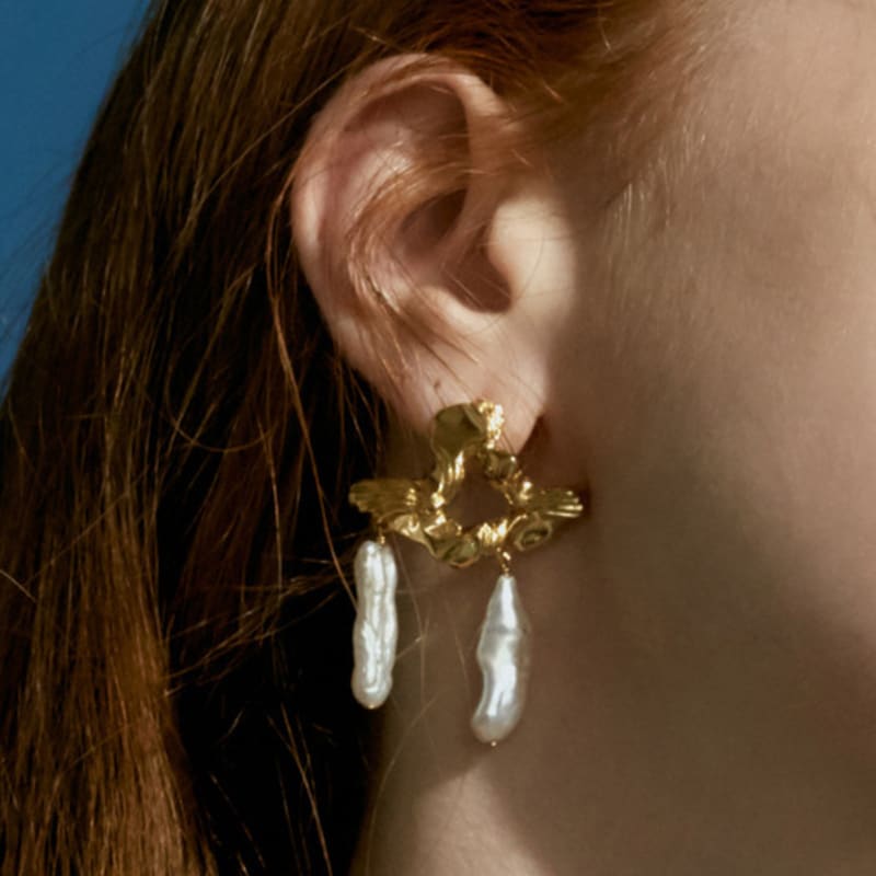 POPPI Romantic wavy pearl earrings