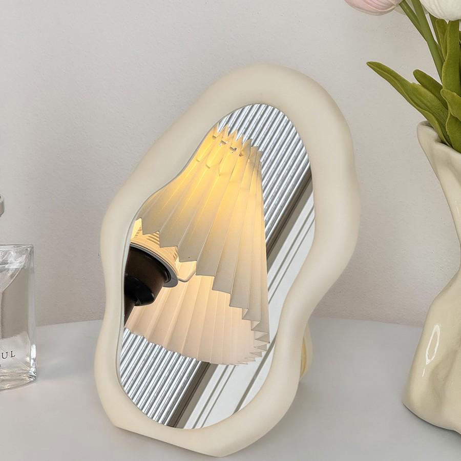 Simple Desktop Cream-Style Cloud Makeup Mirror for Dorm Rooms