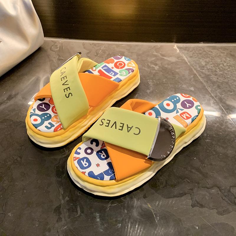 Internet Celebrity Graffiti Slippers Women's Summer 2025 New Outer Wear Thick Bottom One-word Drag Casual Stepping On Shit Sandals Ins Explosion